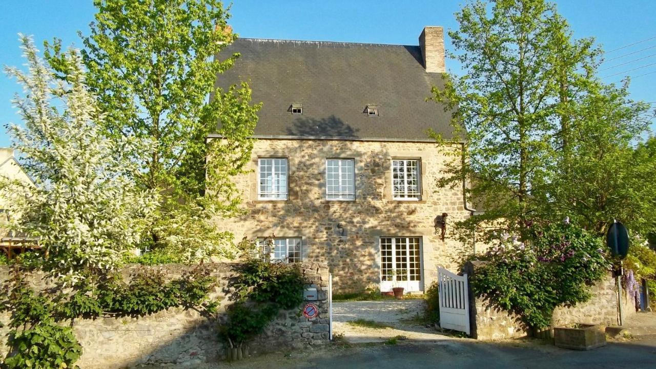 Bed and Breakfast Manoir De La Grand'Cour Soulgé-sur-ouette Exteriér fotografie